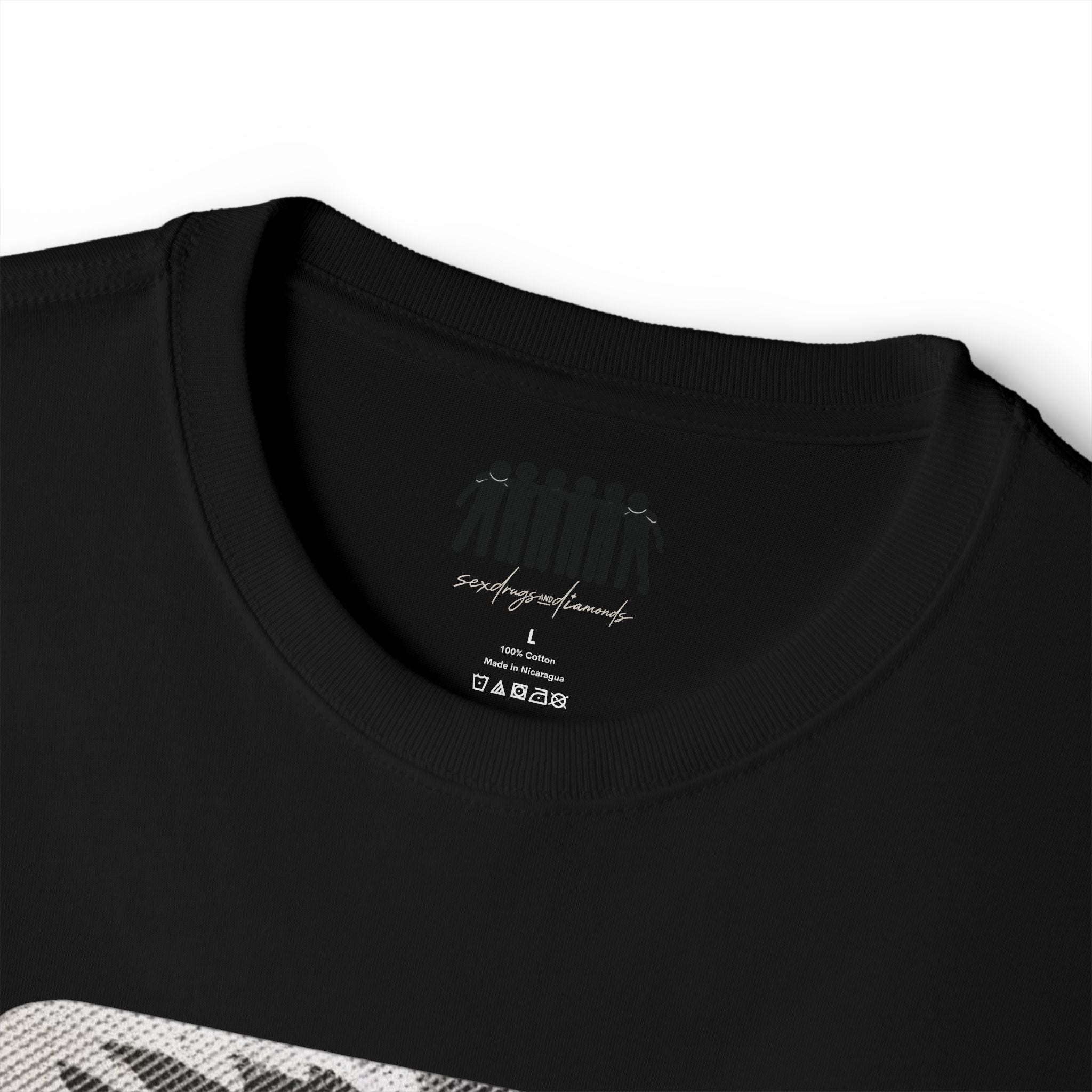 “LOVE+DRUGS.” Oversized Boxy Tee